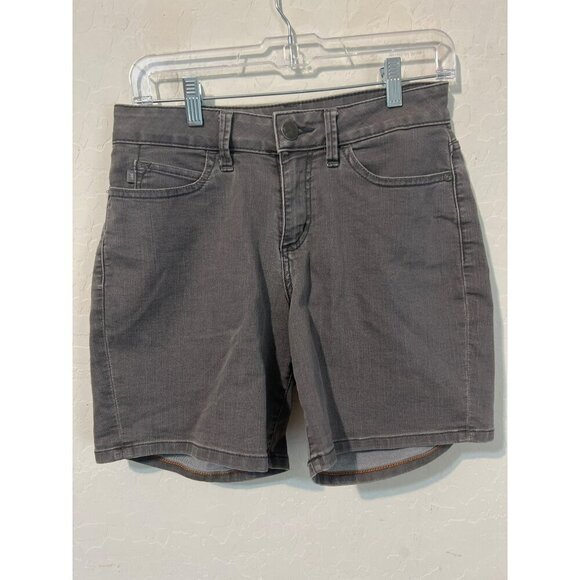 Lee Modern Series Sz 6 Curvy Fit Grey Jean Shorts Lightweight Bermuda - Picture 1 of 8